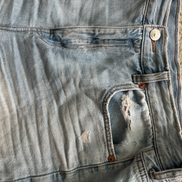 American Eagle Strigid Super High-Waisted 6" Relaxed Ripped Denim Short Size 8 - Picture 5 of 7